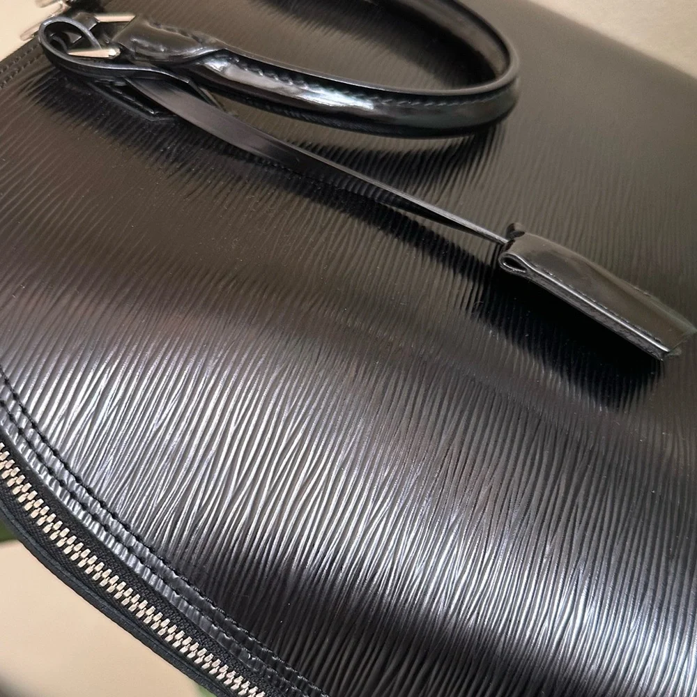 Vintage Louis Vuitton Alma GM electric epi EUC black epi Leather - Picture 4 of 17